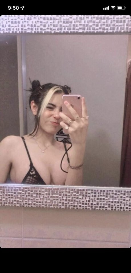 Cmp Perla hd actress image