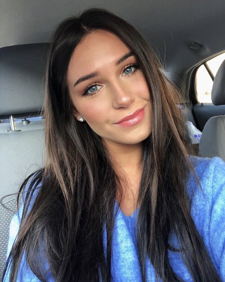 Cassandra Spano high quality model picture