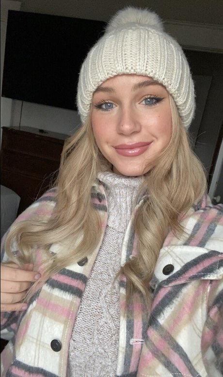 Cassandra Spano model hot img