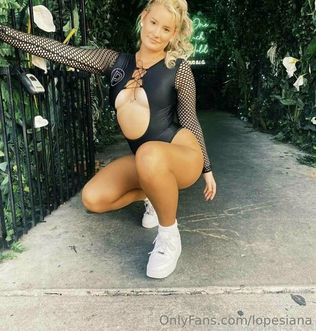 lopesiana sexy actress pic