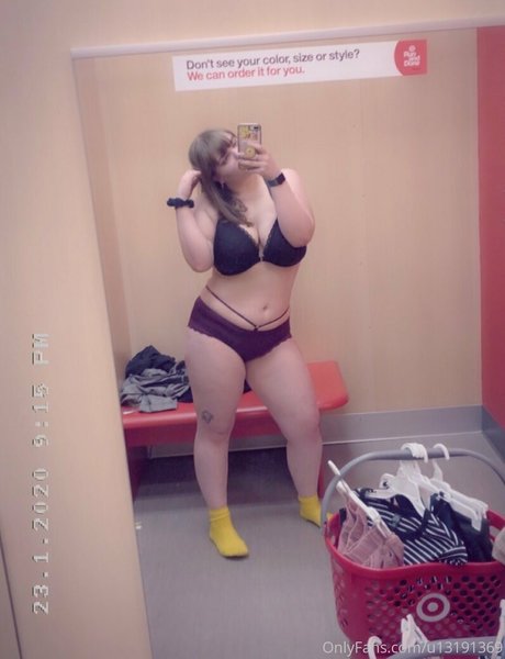 hannahbee840 model sexy picture