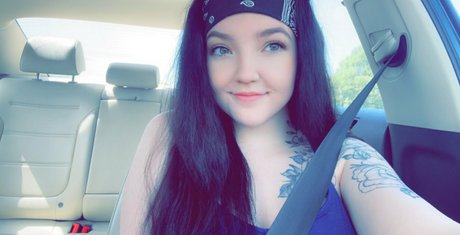 leahkahley pretty actress image