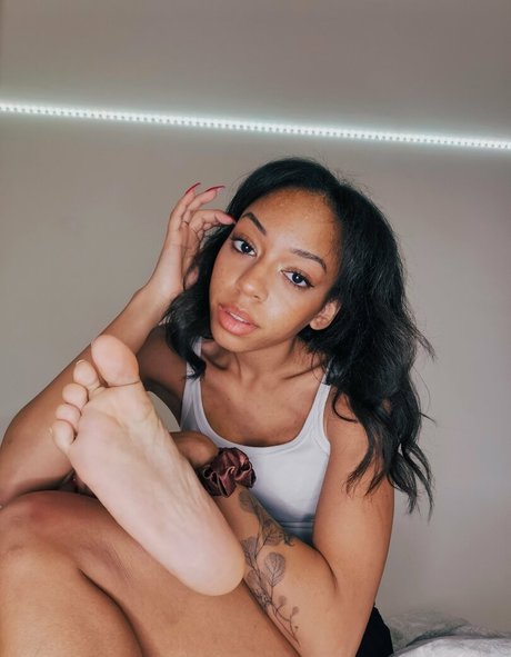 feetofmelanie pretty star photo