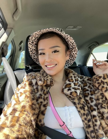 kaliauniverse perfect star picture