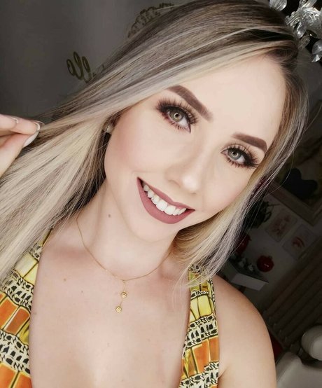 Marcelly Mello model adult pics