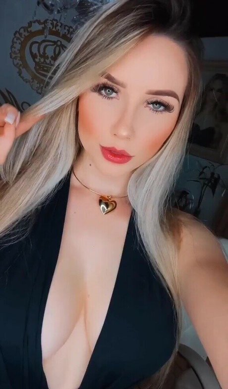 Marcelly Mello adult actress galleries