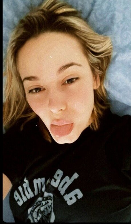 Elena Lagou perfect actress image