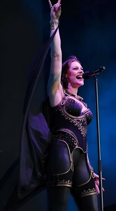 Floor Jansen model exclusive picture