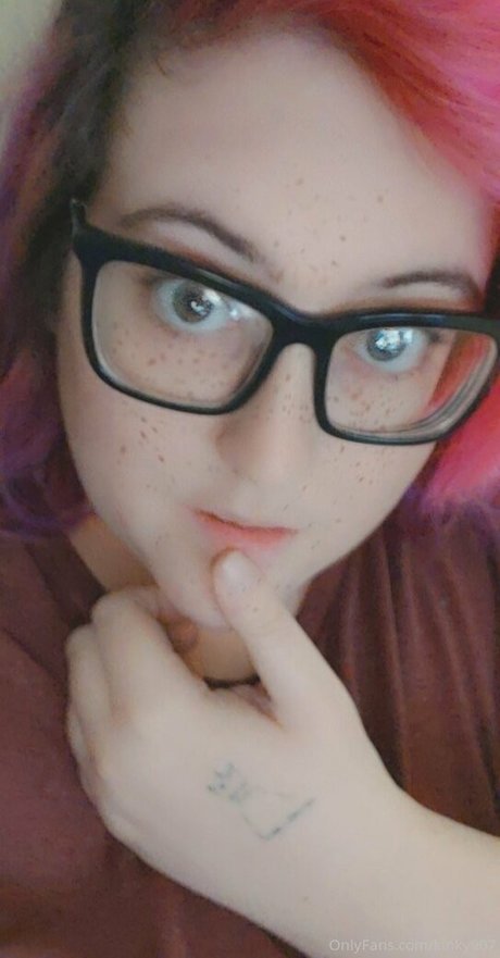 kinky907 sexy actress img