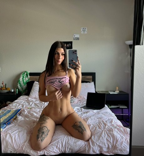 Allie Blossom free pornstar pictures