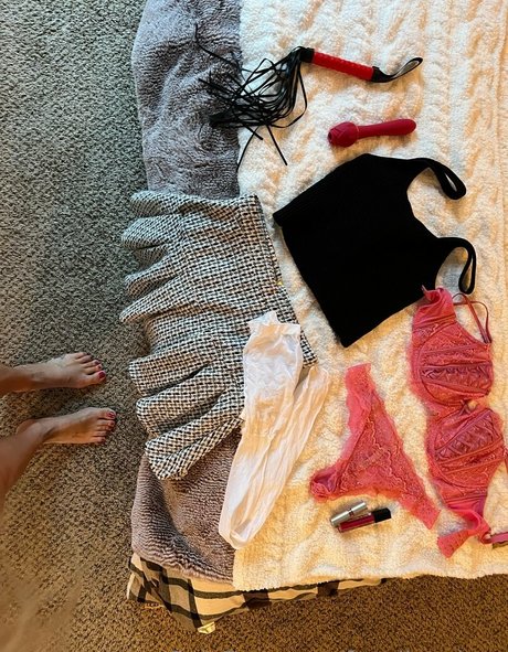 fayelinaplays nice model photo