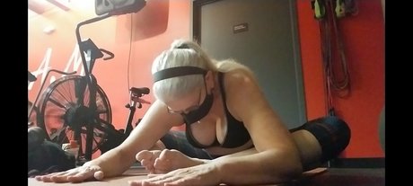 nakedyoganakedyoga star nice pic