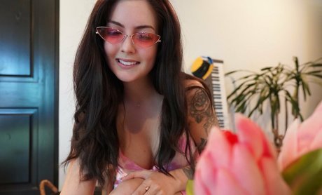 Bnans model adult pics