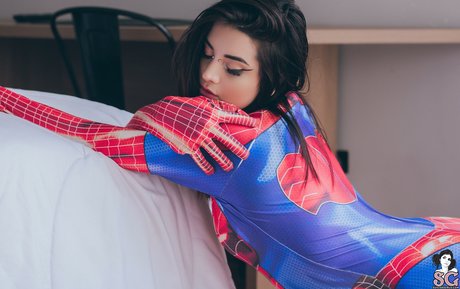 Deskicio Suicide model erotic images