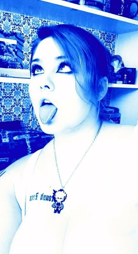 shylohnova star high quality pic