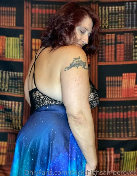 thickthighsambereyes adult model gallery