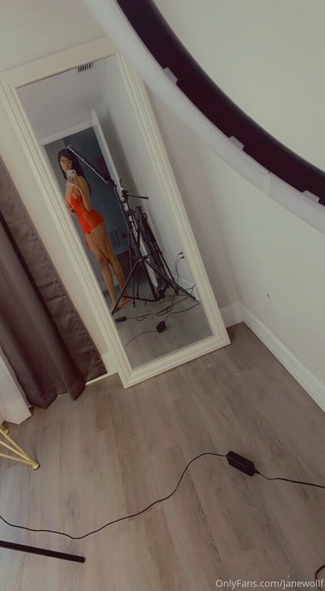 womanflo nude pornstar picture