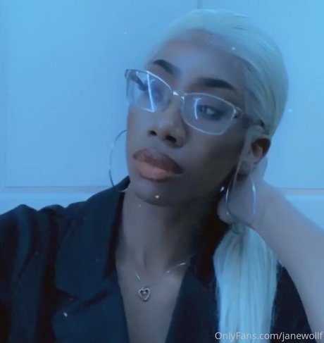 womanflo adult actress photo