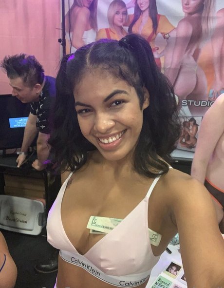 thereal mayafarrell sex pornstar img