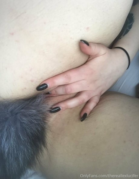 Satanslilslut6969 nude actress pictures