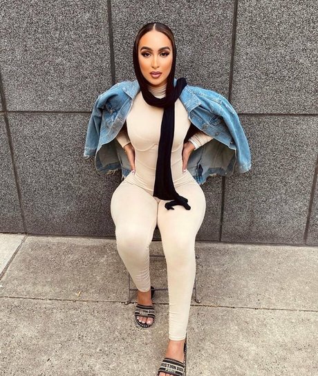 Omaima Benamre beautiful star pictures