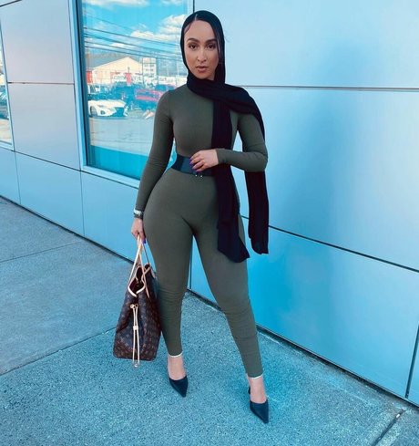 Omaima Benamre star top galleries