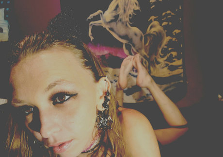 Tarafootfun pornographic model photo