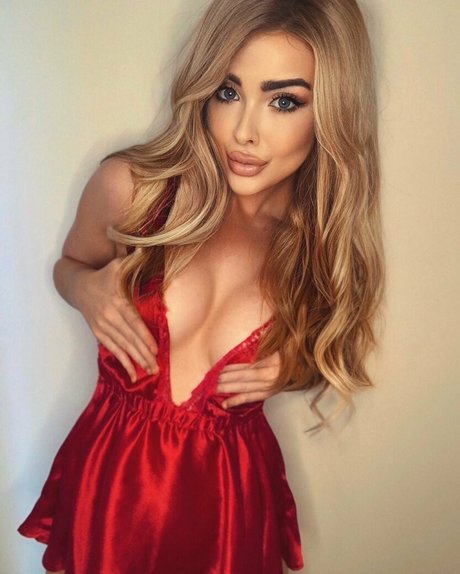 underc0verl0vers nude pornstar pic