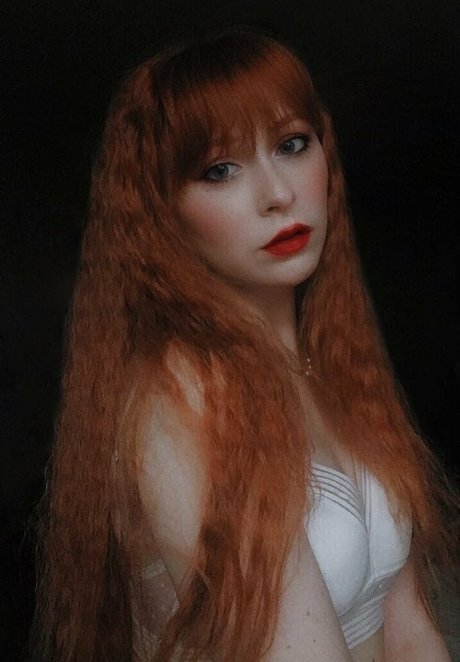 kyriefox xxx model picture