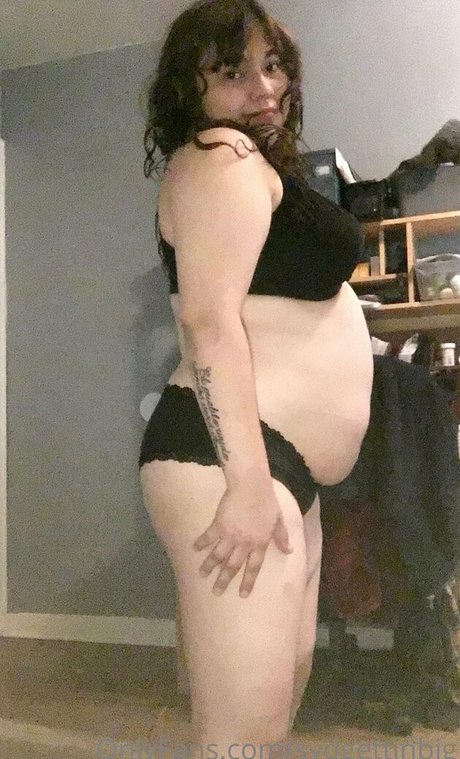 sydgettinbig star sexy gallery