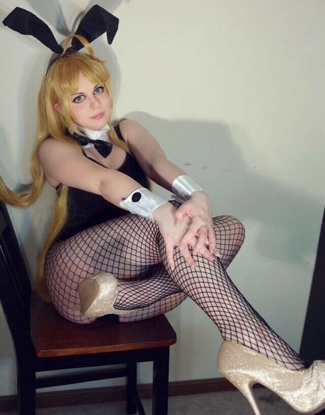 Abi Aikou sexy star pic