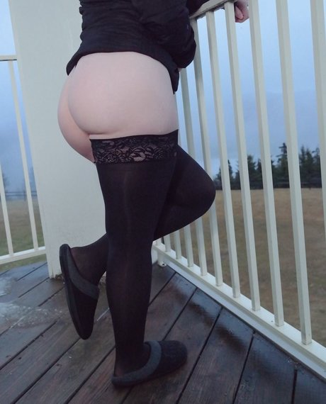 Abi Aikou erotic star image