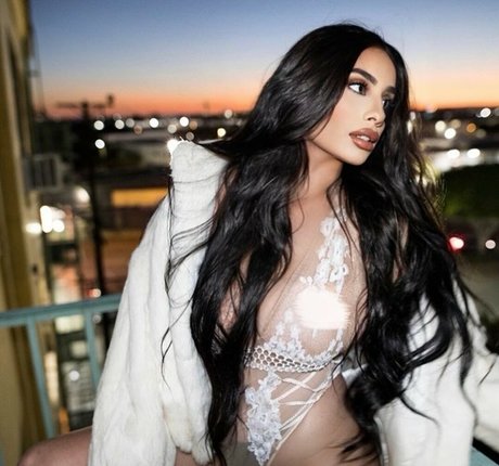 Jordan Taverner model beautiful gallery