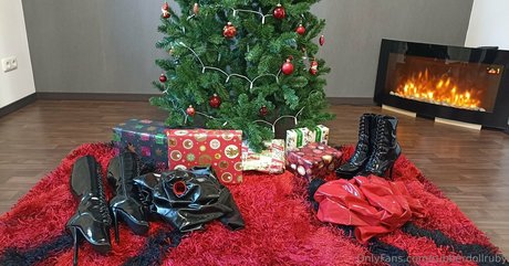 rubberdollruby Profile pic