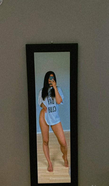 nang uncut model xxx photos