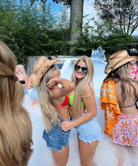 Julia Katelyn Ernst star perfect pictures