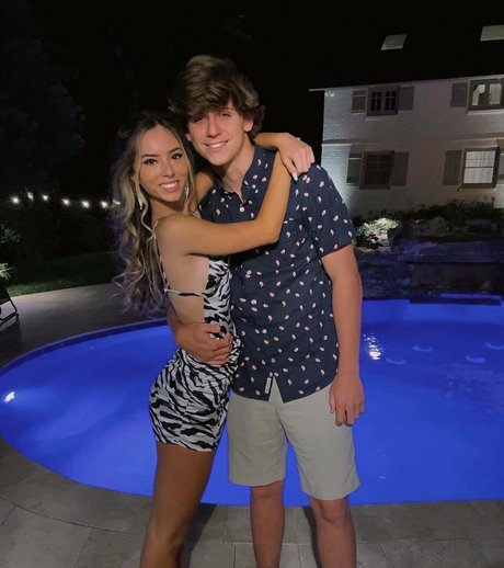 Julia Katelyn Ernst hd star photo