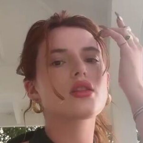 Bell Thorne art actress pic