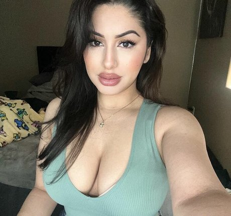 soir ellehcim beautiful pornstar picture