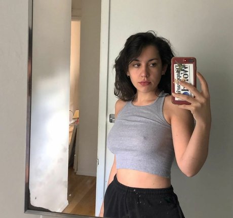 Gabi Abrao star nude image