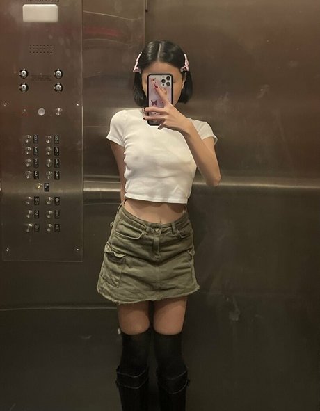 Lisa Rottenbugeyes free actress photo