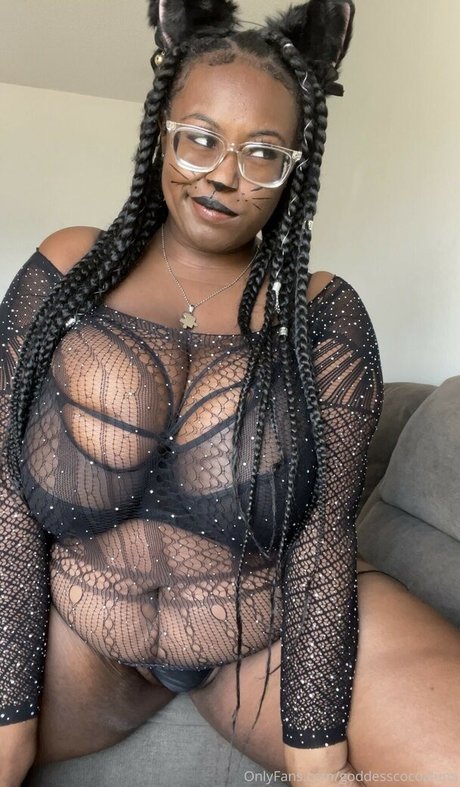 GoddessCocoaLuna erotic model pics