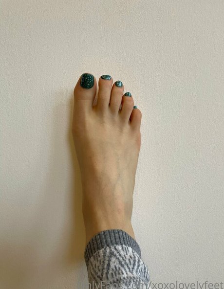 xoxolovelyfeet model free photos