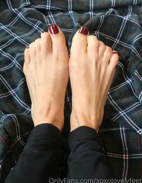 xoxolovelyfeet star sex picture