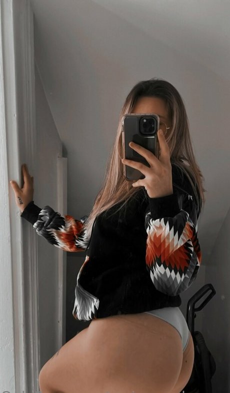 Tyarah Dziedzic pornographic model picture