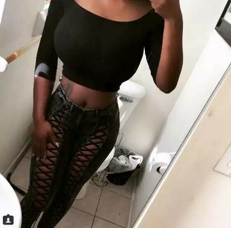 Itstaviaa nudes star archive