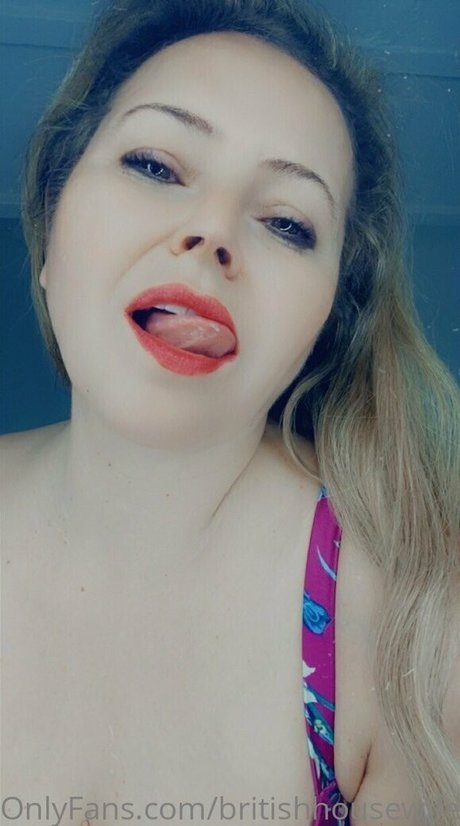 britishhousewife model photo