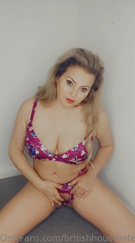 britishhousewife porn model photo