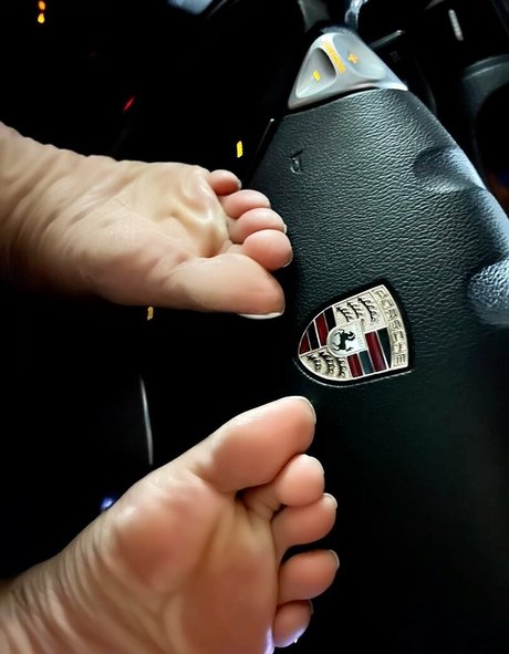 Little Grapefruit pornstar hd pic