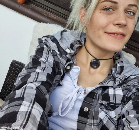 Caroline Haas free model pics